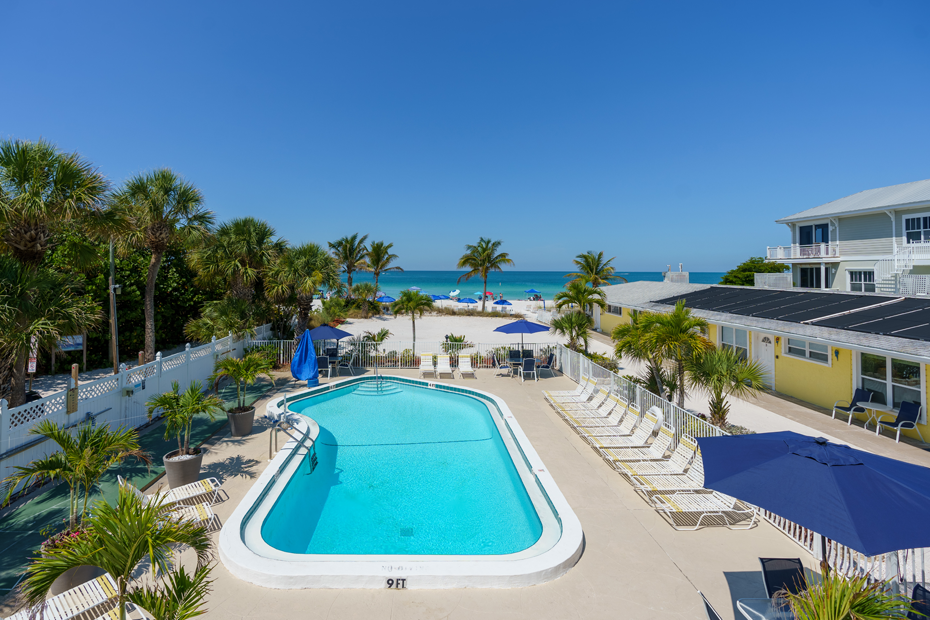 Deluxe Beach Front One Bedroom Apartments-WSBR-view of pool