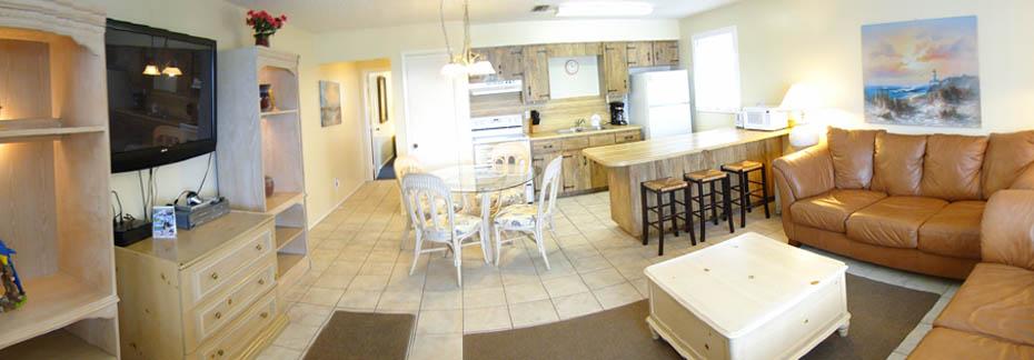 Rooms 11 and 12 - Deluxe Beach Front One Bedroom Apartment - Kitchen/Dining room
